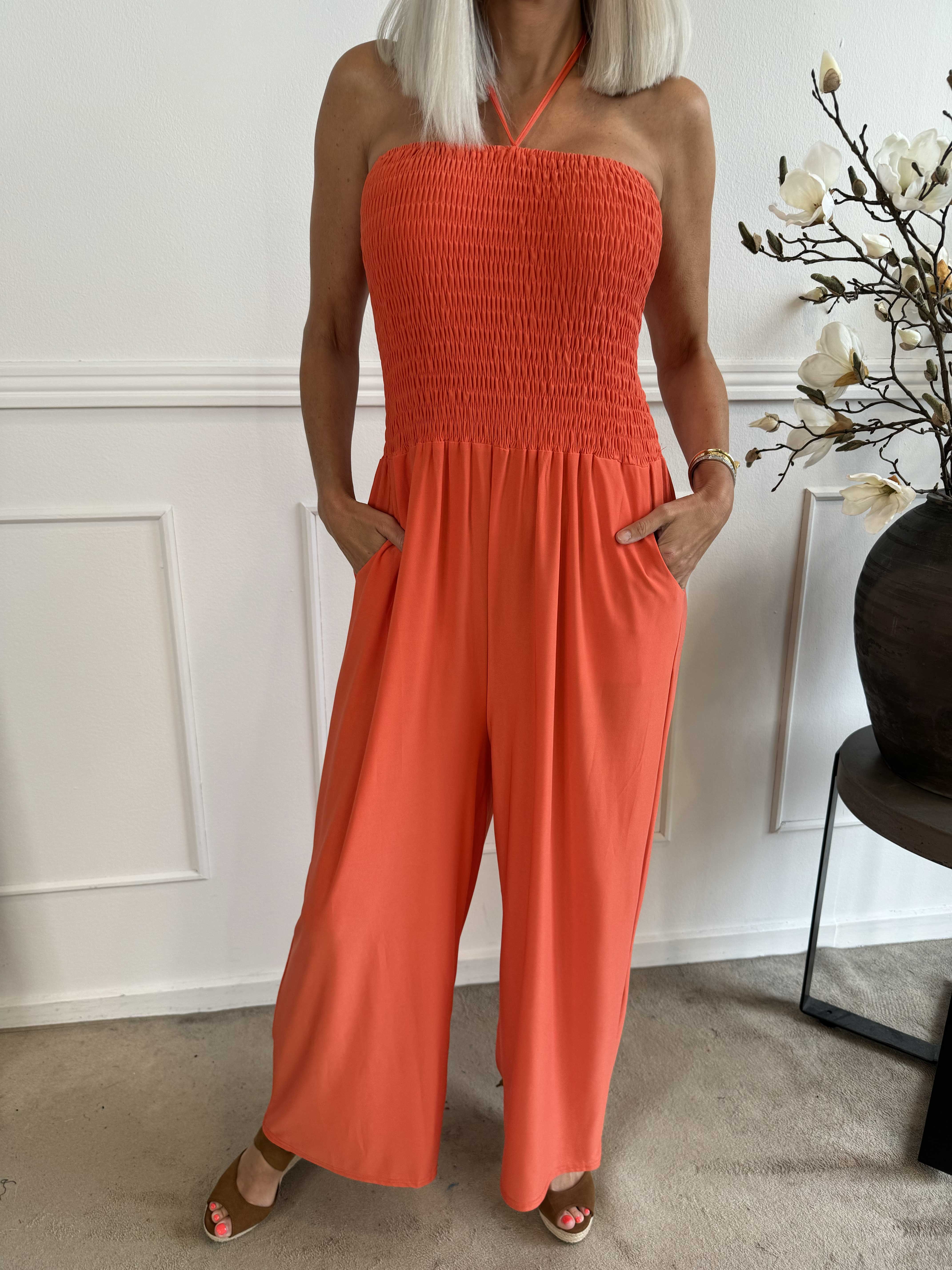 Pams Plain Tube Jumpsuit - Stretch jumpsuit med smock på bröstet